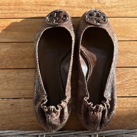 Tory Burch Snakeskin Flat Shoes 8 - Picture 2 of 6